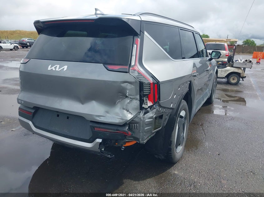 2024 Kia Ev9 VIN KNDAFFS56R6043301 IAAI salvage auction — RIGHT REAR, Salvage Title, sold $16,300 on 2026-07-23 (photo 4)