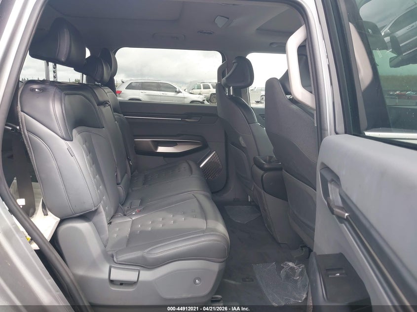 2024 Kia Ev9 VIN KNDAFFS56R6043301 IAAI salvage auction — RIGHT REAR, Salvage Title, sold $16,300 on 2026-07-23 (photo 8)