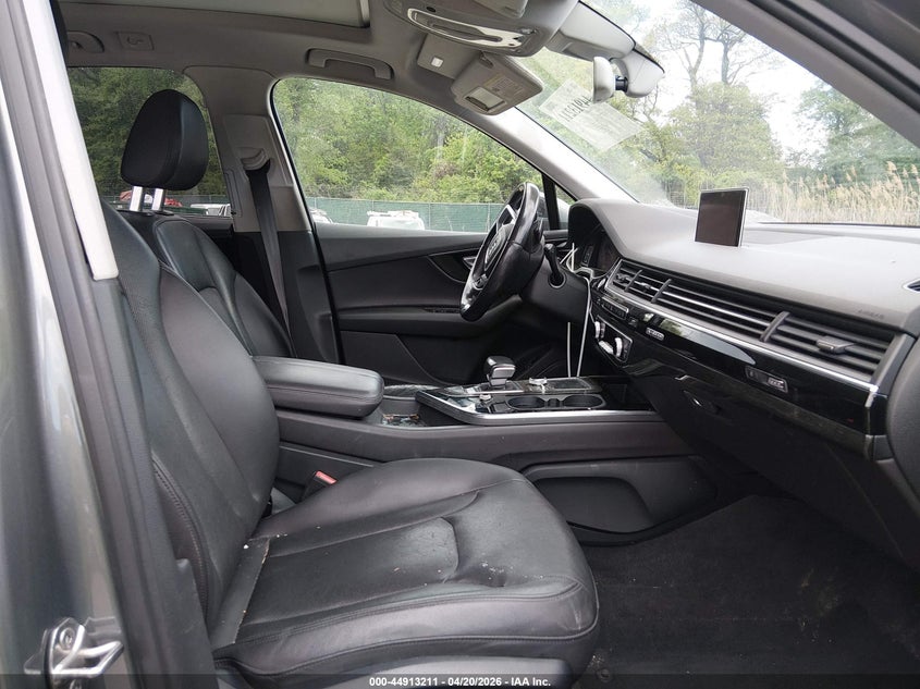 2017 Audi Q7 VIN WA1LAAF74HD000456 IAAI salvage auction — UNKNOWN, Salvage Title, sold $5,100 on 2026-07-09 (photo 5)