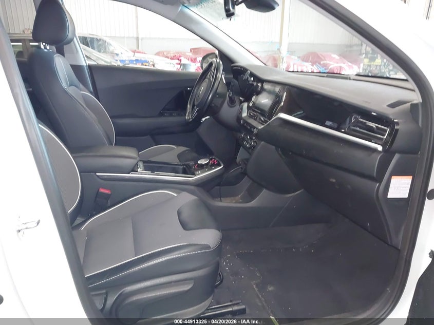 2020 Kia Niro VIN KNDCC3LG4L5055718 IAAI salvage auction — REAR END, Salvage Title, sold $6,200 on 2026-07-30 (photo 5)