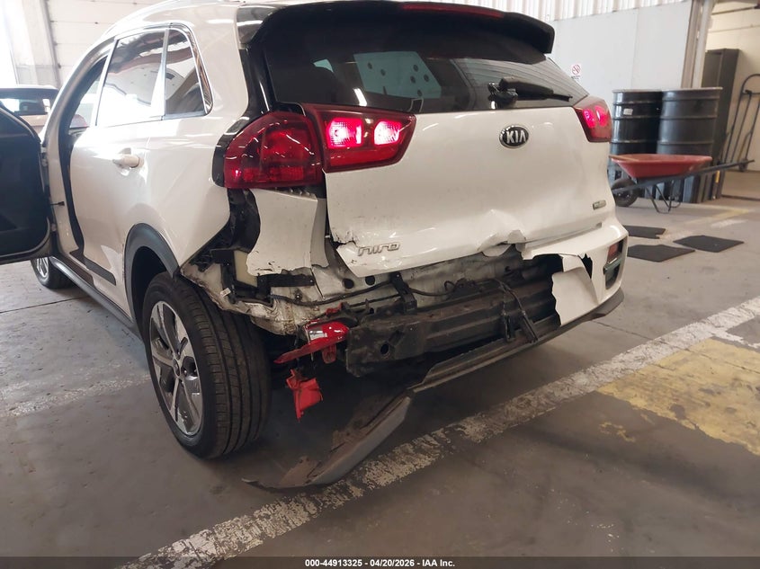 2020 Kia Niro VIN KNDCC3LG4L5055718 IAAI salvage auction — REAR END, Salvage Title, sold $6,200 on 2026-07-30 (photo 6)