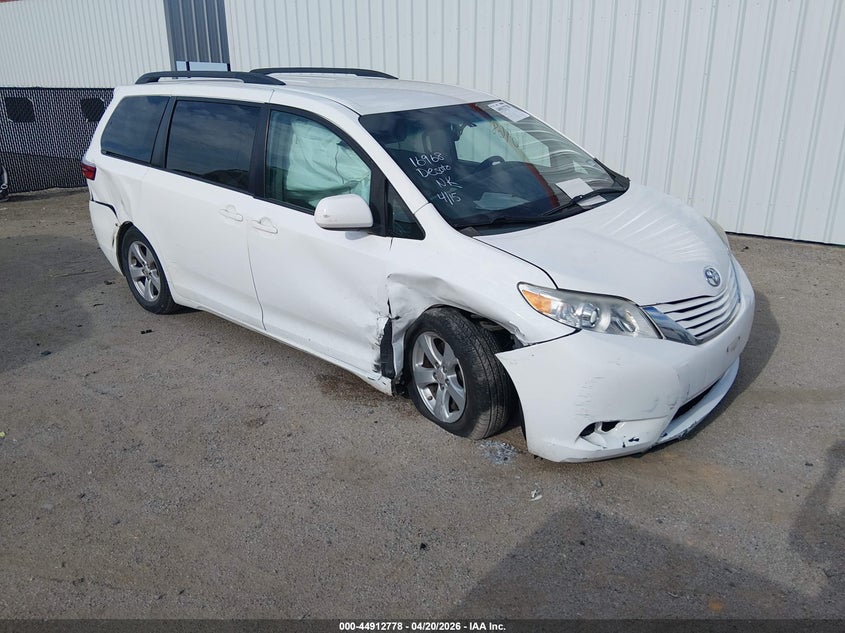 2015 Toyota Sienna VIN 5TDKK3DC8FS577924 IAAI salvage auction — FRONT & REAR, Salvage (Texas), sold $775 on 2026-07-28 (photo 1)