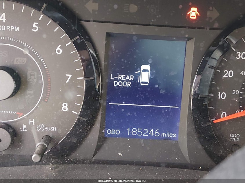 2015 Toyota Sienna VIN 5TDKK3DC8FS577924 IAAI salvage auction — FRONT & REAR, Salvage (Texas), sold $775 on 2026-07-28 (photo 7)