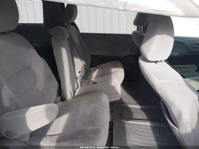 2015 Toyota Sienna VIN 5TDKK3DC8FS577924 IAAI salvage auction — FRONT & REAR, Salvage (Texas), sold $775 on 2026-07-28 (photo 8)