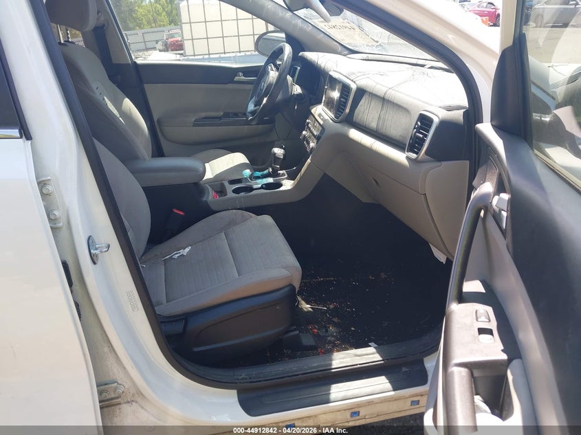 2022 Kia Sportage VIN KNDPM3AC0N7988926 IAAI salvage auction — FRONT END, Wait Title, sold $2,250 on 2026-07-15 (photo 5)