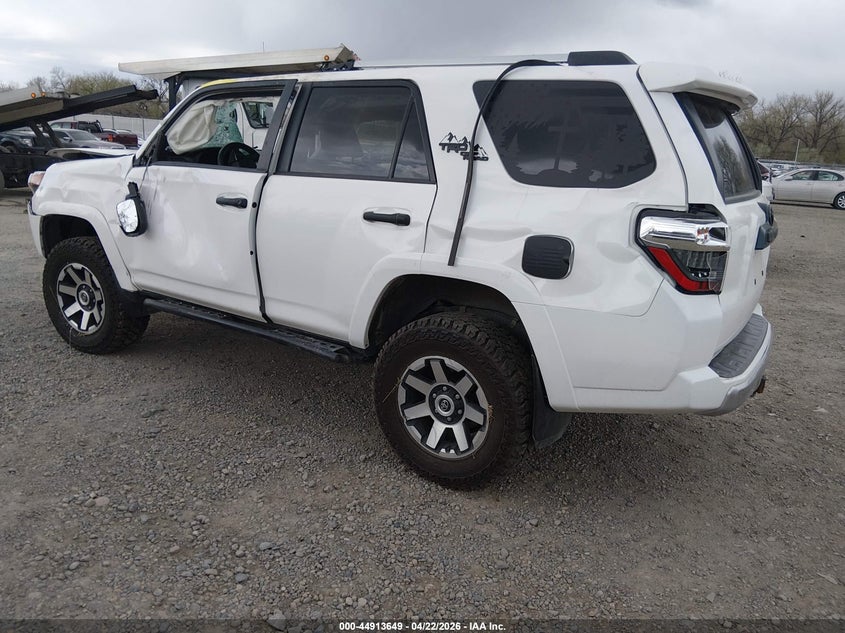 2018 Toyota 4runner VIN JTEBU5JR1J5565431 IAAI salvage auction — ROLLOVER, Salvage (Montana), sold $6,600 on 2026-07-29 (photo 3)
