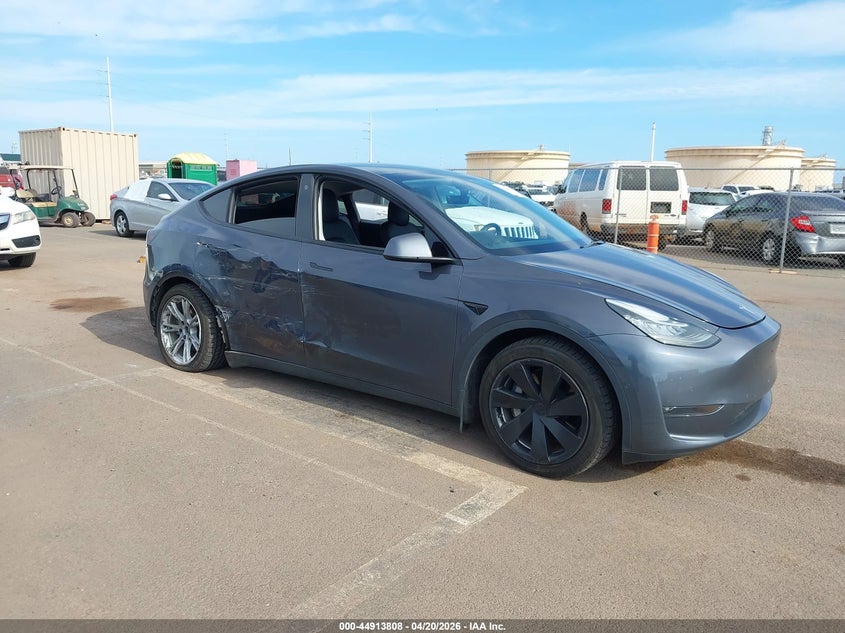 2022 Tesla Model y VIN 7SAYGAEEXNF366830 — IAAI salvage auction photo