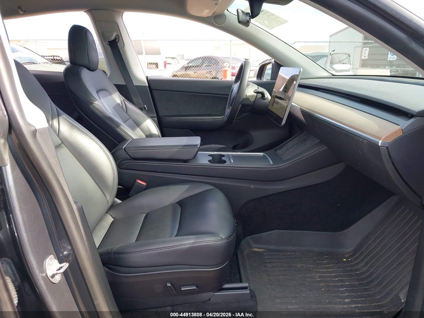 2022 Tesla Model y VIN 7SAYGAEEXNF366830 IAAI salvage auction — RIGHT SIDE, Salvage (Hawaii), sold $8,450 on 2026-07-30 (photo 5)
