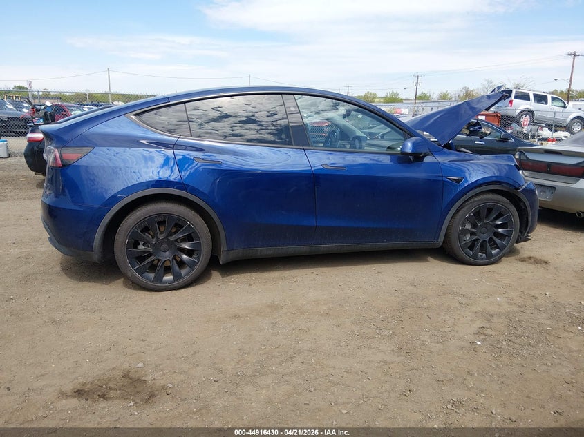 2024 Tesla Model y VIN 7SAYGDEE8RA234136 IAAI salvage auction — FRONT & REAR, Salvage (New Jersey), sold $11,300 on 2026-08-02 (photo 8)