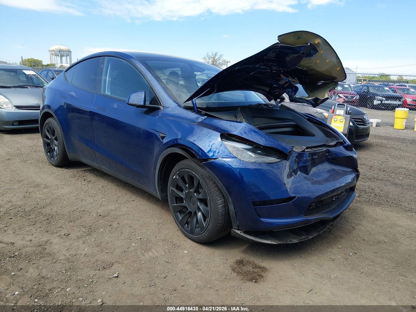 2024 Tesla Model y VIN 7SAYGDEE8RA234136 IAAI salvage auction — FRONT & REAR, Salvage (New Jersey), sold $11,300 on 2026-08-02 (photo 1)