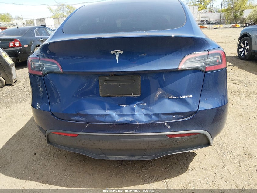 2024 Tesla Model y VIN 7SAYGDEE8RA234136 IAAI salvage auction — FRONT & REAR, Salvage (New Jersey), sold $11,300 on 2026-08-02 (photo 5)