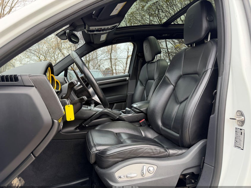 2018 Porsche Cayenne VIN WP1AA2A21JKA02261 IAAI salvage auction — Normal Wear, Clear (Indiana), sold $12,750 on 2026-05-29 (photo 5)