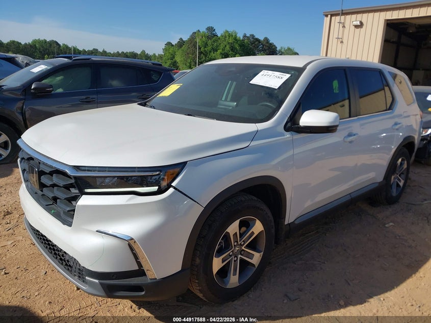 2025 Honda Pilot VIN 5FNYG1H49SB045504 IAAI salvage auction — FRONT & REAR, Salvage (North Carolina), sold $12,200 on 2026-07-30 (photo 2)