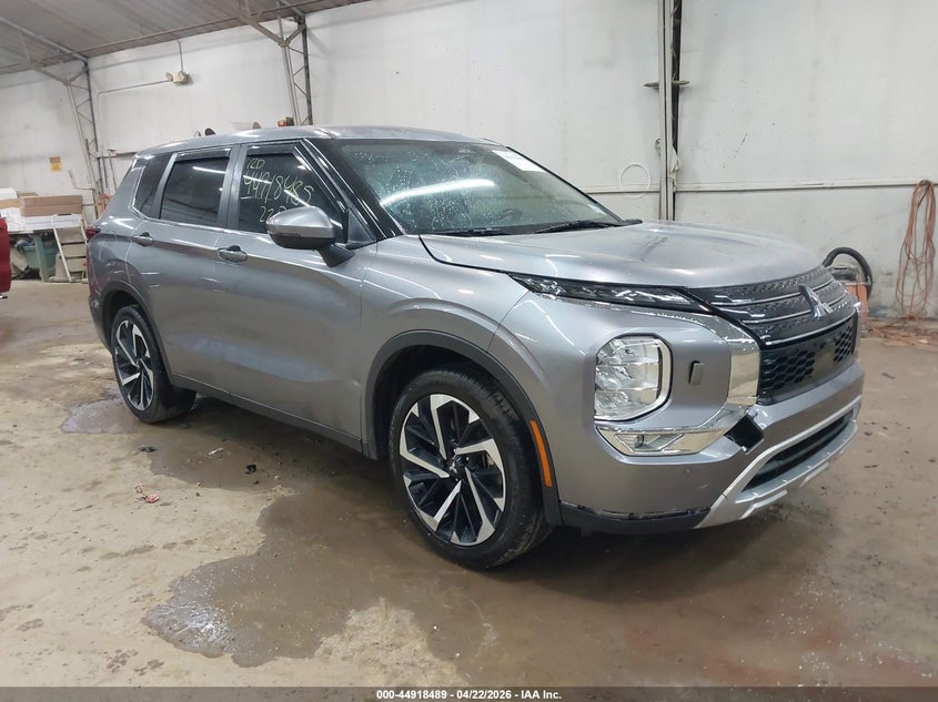 2022 Mitsubishi Outlander VIN JA4J4UA85NZ049437 IAAI salvage auction — RIGHT FRONT, Salvage Title, sold $10,000 on 2026-07-30 (photo 1)