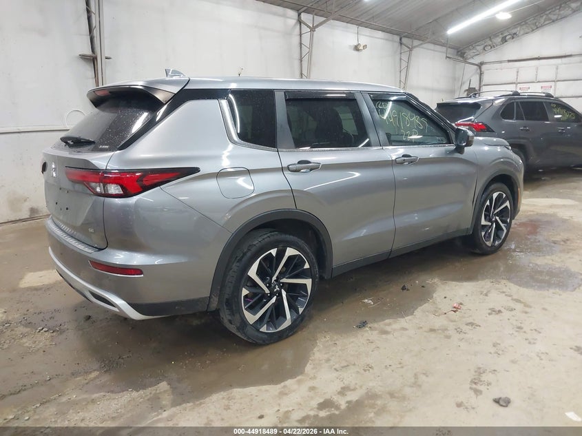2022 Mitsubishi Outlander VIN JA4J4UA85NZ049437 IAAI salvage auction — RIGHT FRONT, Salvage Title, sold $10,000 on 2026-07-30 (photo 4)