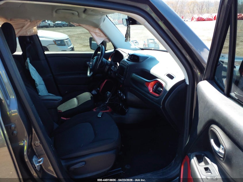 2017 Jeep Renegade VIN ZACCJBCB1HPG62937 IAAI salvage auction — LEFT SIDE, Salvage (New Jersey), sold $2,350 on 2026-07-09 (photo 5)