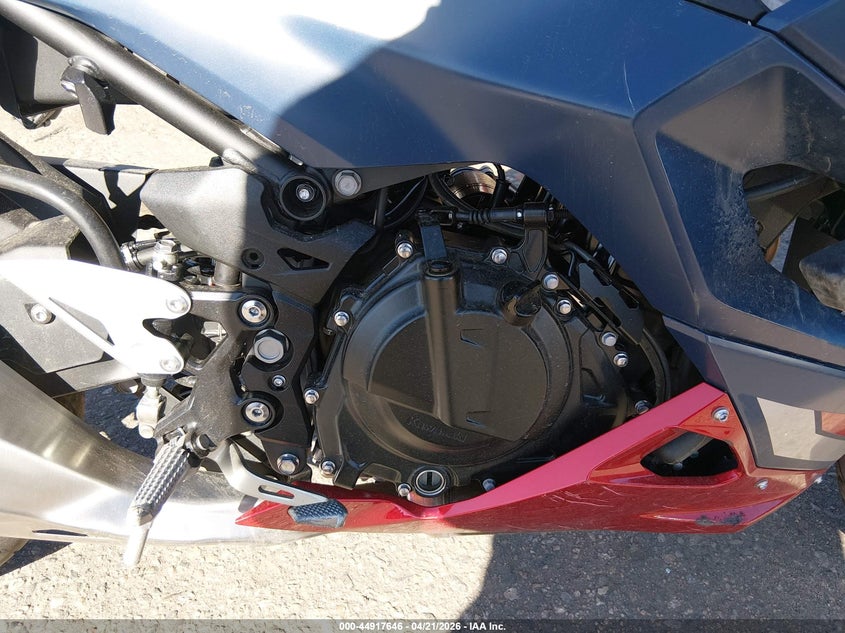 2026 Kawasaki Ninja VIN ML5EXGJ10TDA75826 IAAI salvage auction — FRONT & REAR, Salvage (Colorado), sold $1,100 on 2026-07-08 (photo 8)