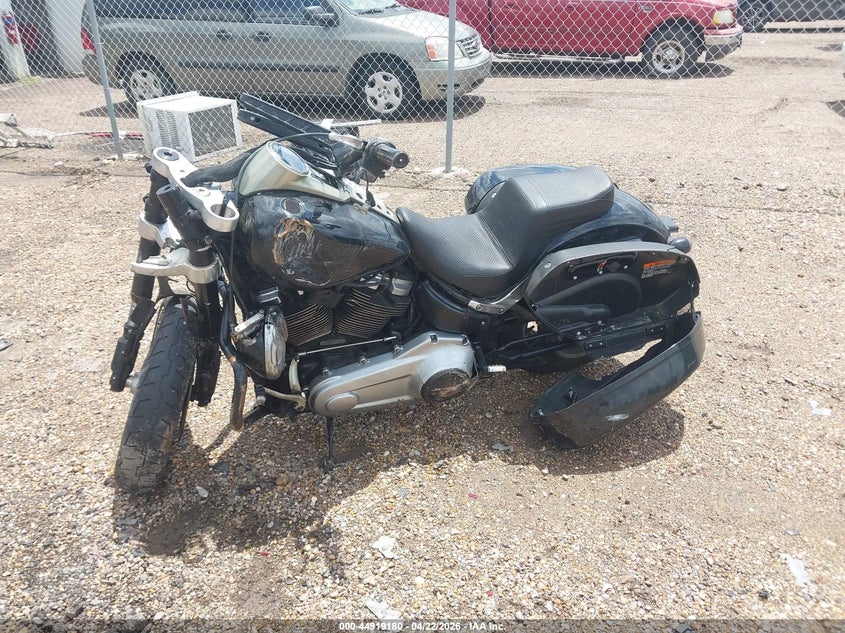2019 Harley-davidson Sport glide VIN 1HD1YMJ29KB072440 IAAI salvage auction — FRONT END, Salvage (Texas), sold $1,325 on 2026-07-07 (photo 2)
