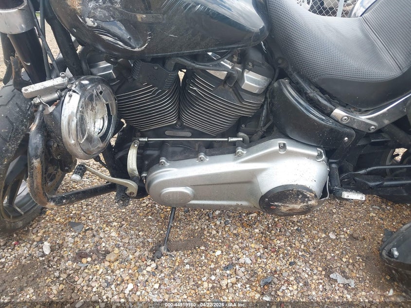 2019 Harley-davidson Sport glide VIN 1HD1YMJ29KB072440 IAAI salvage auction — FRONT END, Salvage (Texas), sold $1,325 on 2026-07-07 (photo 9)