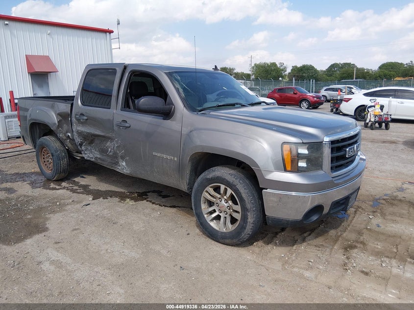 2007 Gmc SIERRA VIN 3GTEC13C87G550500 IAAI salvage auction — RIGHT SIDE, Salvage (Kansas), sold $725 on 2026-08-01 (photo 1)