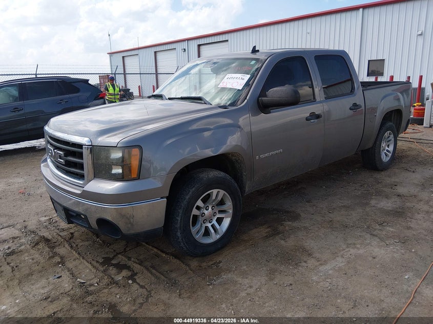 2007 Gmc SIERRA VIN 3GTEC13C87G550500 IAAI salvage auction — RIGHT SIDE, Salvage (Kansas), sold $725 on 2026-08-01 (photo 2)