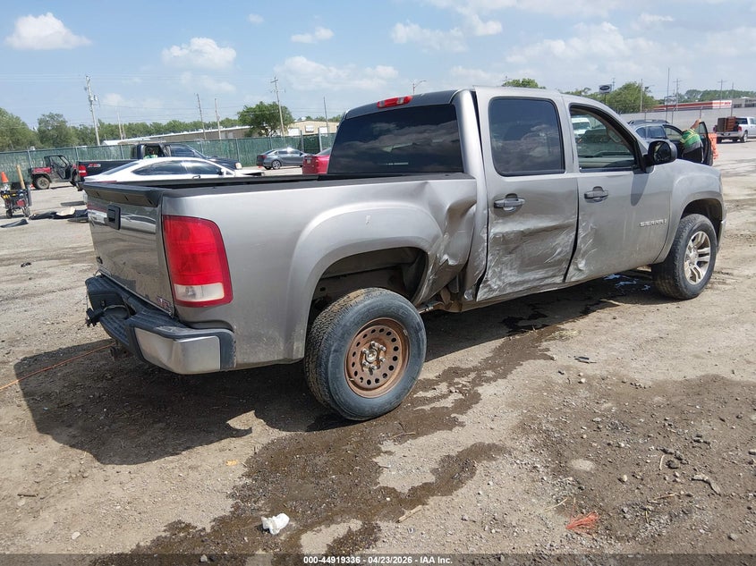 2007 Gmc SIERRA VIN 3GTEC13C87G550500 IAAI salvage auction — RIGHT SIDE, Salvage (Kansas), sold $725 on 2026-08-01 (photo 4)