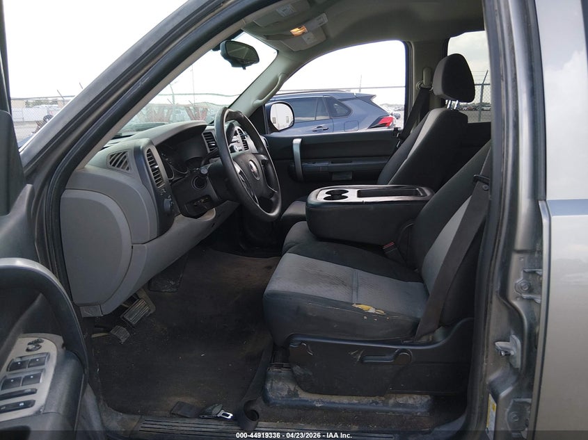 2007 Gmc SIERRA VIN 3GTEC13C87G550500 IAAI salvage auction — RIGHT SIDE, Salvage (Kansas), sold $725 on 2026-08-01 (photo 5)