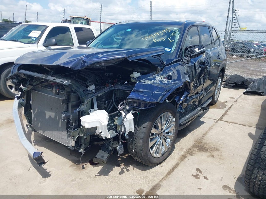 2025 Toyota Highlander VIN 5TDAAAB57SS079165 IAAI salvage auction — FRONT END, Salvage (Texas), sold $16,900 on 2026-07-20 (photo 2)