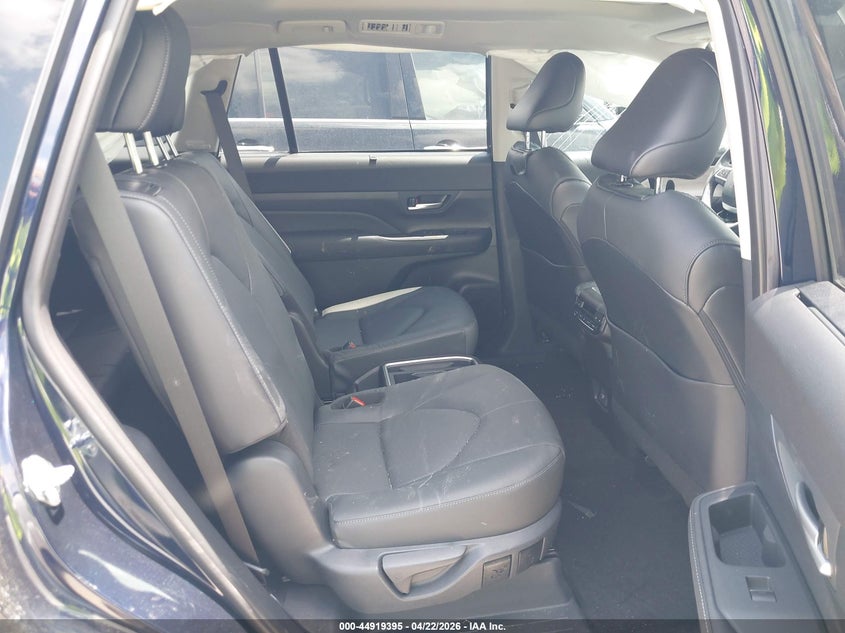 2025 Toyota Highlander VIN 5TDAAAB57SS079165 IAAI salvage auction — FRONT END, Salvage (Texas), sold $16,900 on 2026-07-20 (photo 8)
