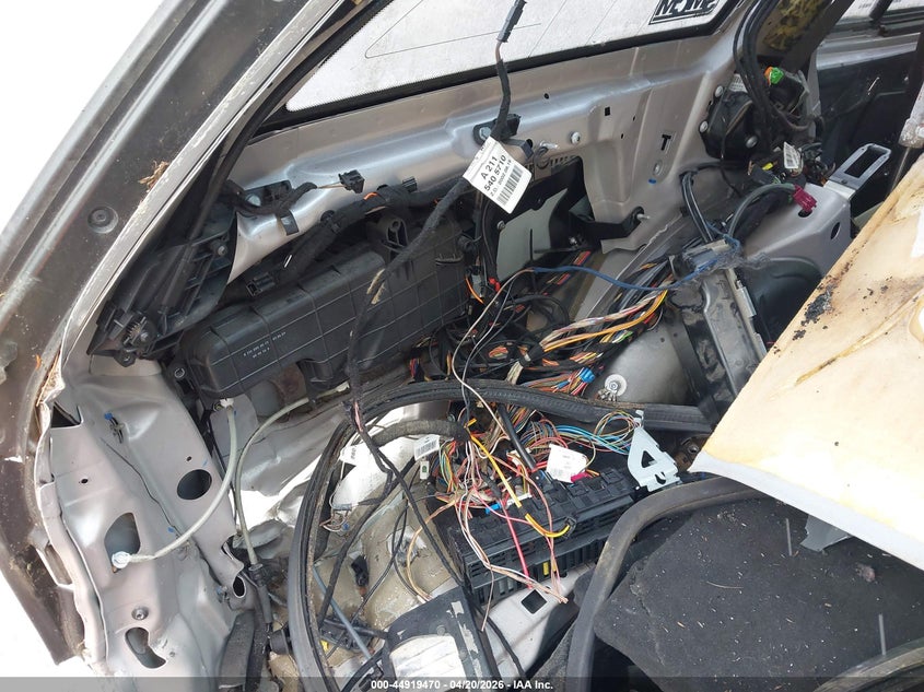 2005 Mercedes-benz E-class VIN WDBUH83J95X170044 IAAI salvage auction — NORMAL WEAR, Salvage (Texas), sold $400 on 2026-08-17 (photo 6)