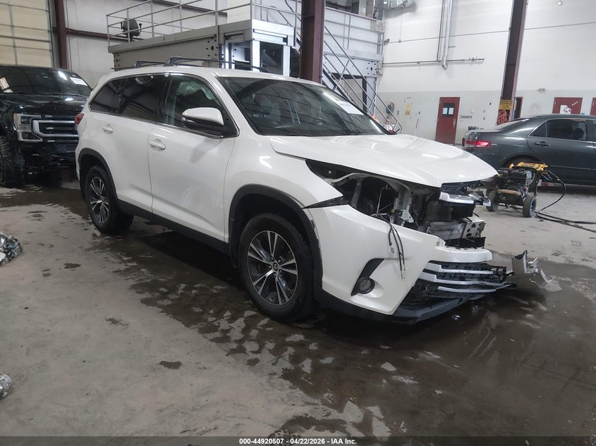 2019 Toyota Highlander VIN 5TDBZRFH5KS742443 IAAI salvage auction — FRONT END, Salvage (Idaho), sold $4,250 on 2026-07-10 (photo 1)