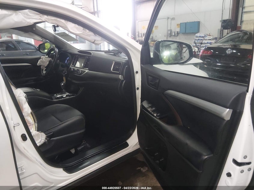 2019 Toyota Highlander VIN 5TDBZRFH5KS742443 IAAI salvage auction — FRONT END, Salvage (Idaho), sold $4,250 on 2026-07-10 (photo 5)