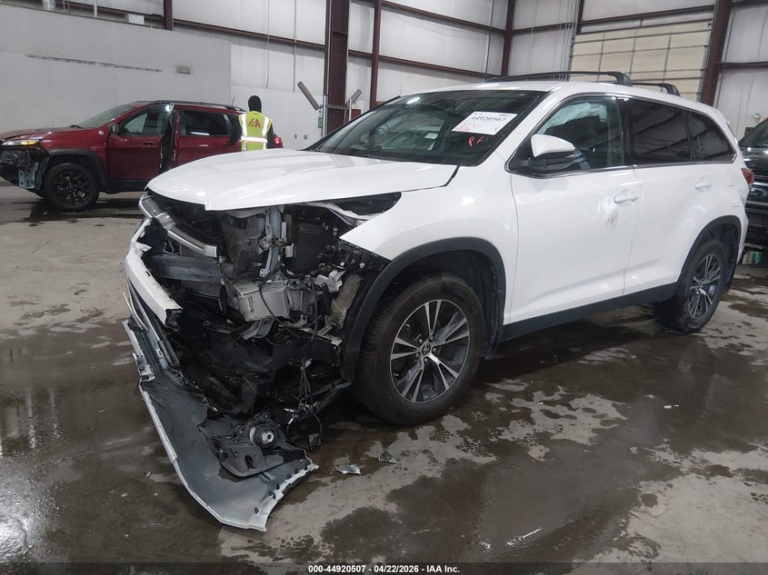 2019 Toyota Highlander VIN 5TDBZRFH5KS742443 IAAI salvage auction — FRONT END, Salvage (Idaho), sold $4,250 on 2026-07-10 (photo 6)