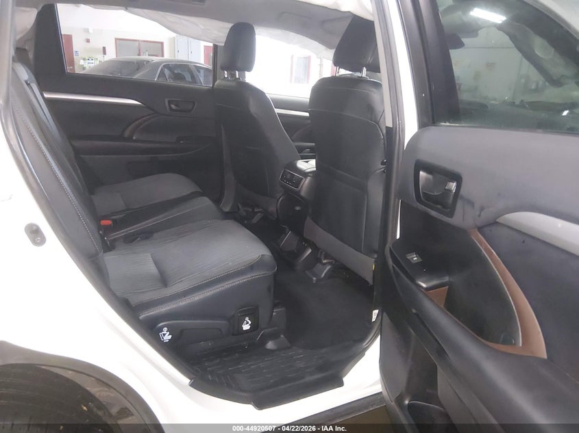 2019 Toyota Highlander VIN 5TDBZRFH5KS742443 IAAI salvage auction — FRONT END, Salvage (Idaho), sold $4,250 on 2026-07-10 (photo 8)
