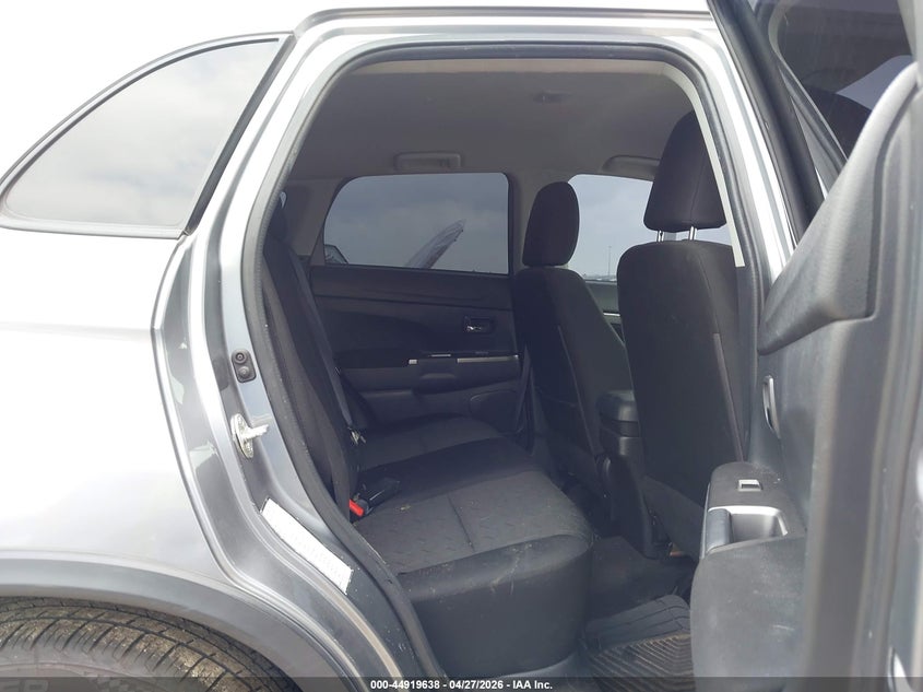 2021 Mitsubishi Outlander VIN JA4ARUAU2MU017670 IAAI salvage auction — FRONT END, Salvage (Texas), sold $25 on 2026-07-30 (photo 8)