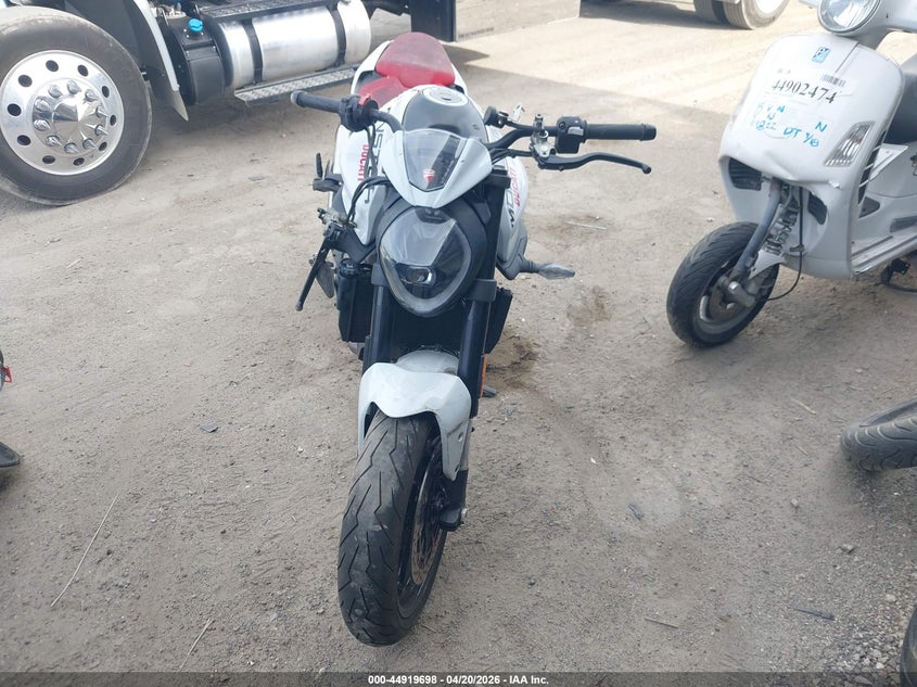 2024 Ducati Monster VIN ZDMMAMDT9RB009649 IAAI salvage auction — THEFT, Salvage (California), sold $3,300 on 2026-07-07 (photo 5)