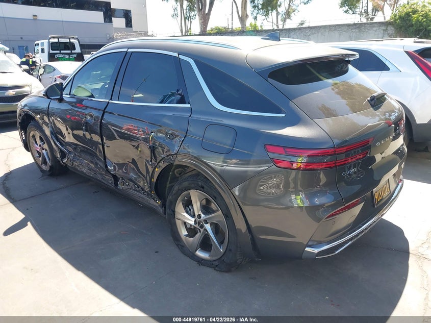 2026 Genesis Gv70 VIN KMUMADTB5TU240352 IAAI salvage auction — SIDE, Salvage Title, sold $15,600 on 2026-09-09 (photo 3)