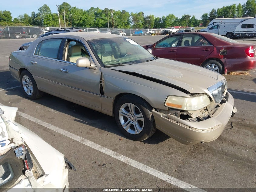 2006 Lincoln TOWN CAR VIN 1LNHM81WX6Y609529 IAAI salvage auction — FRONT END, Salvage (Idaho), sold $600 on 2026-07-09 (photo 1)