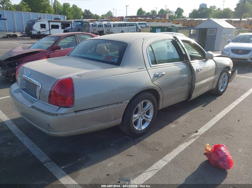 2006 Lincoln TOWN CAR VIN 1LNHM81WX6Y609529 IAAI salvage auction — FRONT END, Salvage (Idaho), sold $600 on 2026-07-09 (photo 4)