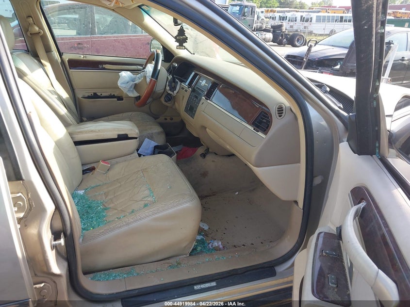 2006 Lincoln TOWN CAR VIN 1LNHM81WX6Y609529 IAAI salvage auction — FRONT END, Salvage (Idaho), sold $600 on 2026-07-09 (photo 5)