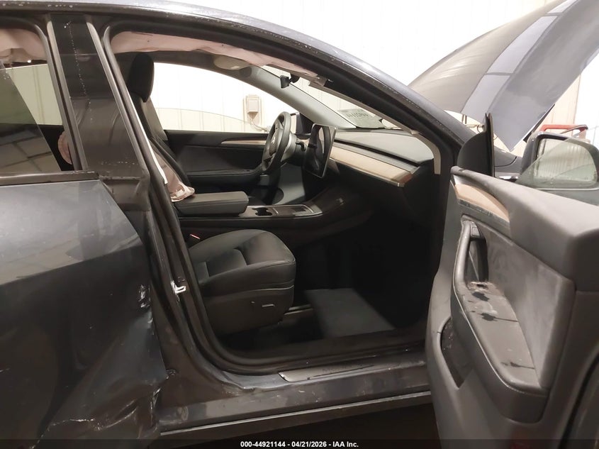 2023 Tesla Model y VIN 7SAYGDEEXPA155869 IAAI salvage auction — RIGHT SIDE, Salvage Title, sold $12,600 on 2026-07-07 (photo 5)