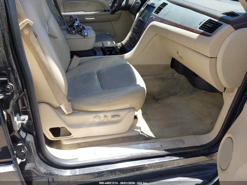 2007 Cadillac Escalade esv VIN 1GYFK66857R319365 IAAI salvage auction — NORMAL WEAR, Clear (Arizona), sold $1,350 on 2026-08-01 (photo 5)