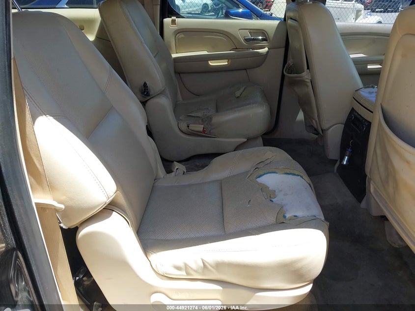 2007 Cadillac Escalade esv VIN 1GYFK66857R319365 IAAI salvage auction — NORMAL WEAR, Clear (Arizona), sold $1,350 on 2026-08-01 (photo 8)