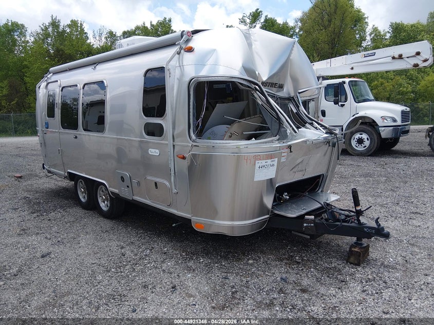 2025 Airstream Other VIN 1STK9AG28SJ574291 IAAI salvage auction — FRONT END, Salvage (Kentucky), sold $9,150 on 2026-07-08 (photo 1)