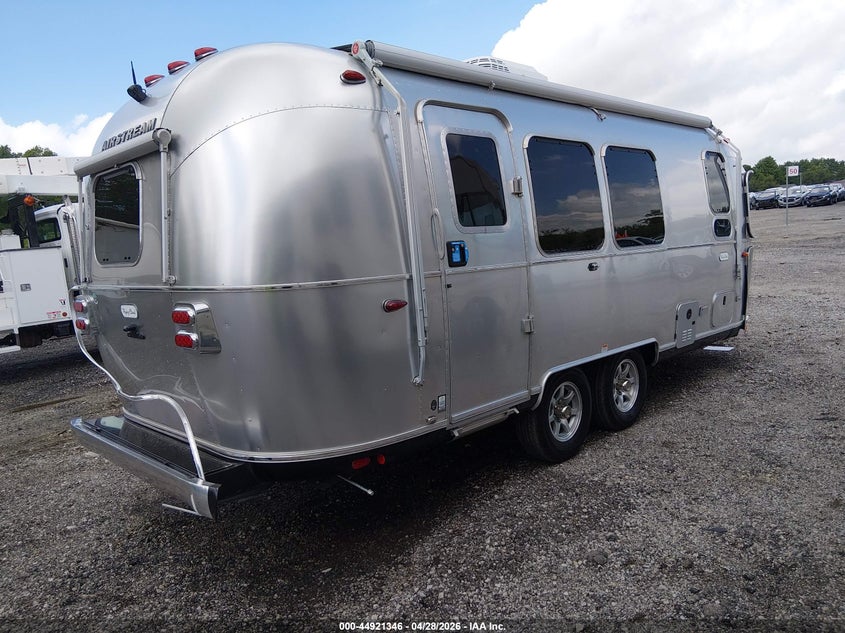 2025 Airstream Flying VIN 1STK9AG28SJ574291 IAAI salvage auction — FRONT END, Salvage (Kentucky), sold $725 on 2026-08-18 (photo 4)