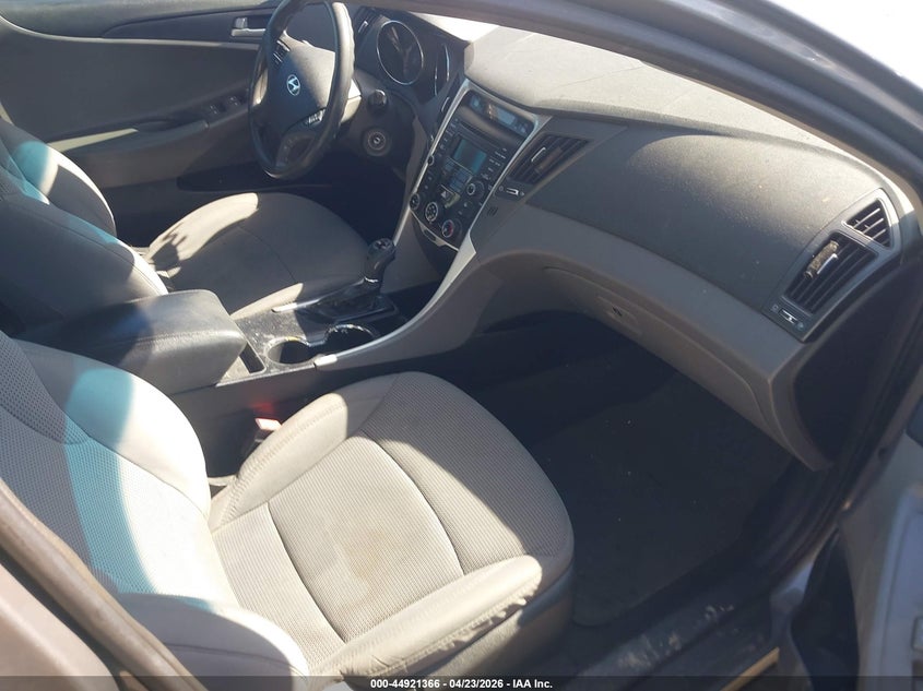 2014 Hyundai Sonata VIN 5NPEB4AC8EH930447 IAAI salvage auction — RIGHT SIDE, Salvage Title, sold $1,425 on 2026-07-06 (photo 5)