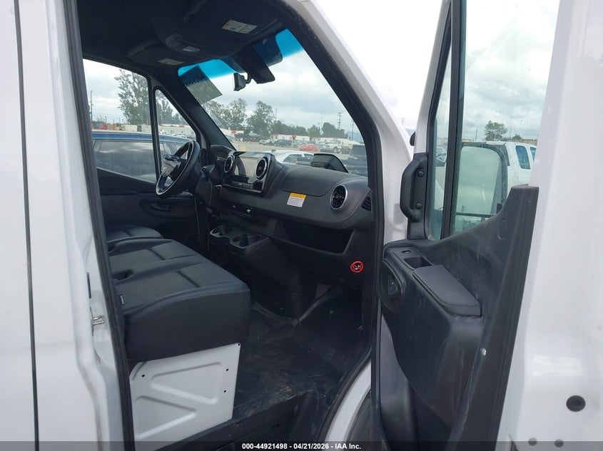 2025 Mercedes-benz Sprinter VIN W1Y4NBHY8ST202686 IAAI salvage auction — FRONT END, Salvage (California), sold $22,450 on 2026-07-22 (photo 5)