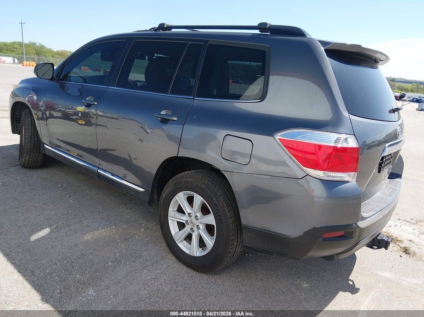 2013 Toyota Highlander VIN 5TDBK3EH2DS179373 IAAI salvage auction — RIGHT SIDE, Salvage (Missouri), sold $3,250 on 2026-07-09 (photo 3)