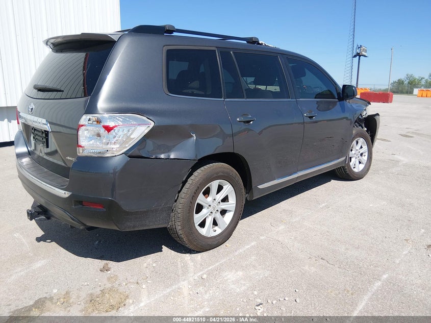 2013 Toyota Highlander VIN 5TDBK3EH2DS179373 IAAI salvage auction — RIGHT SIDE, Salvage (Missouri), sold $3,250 on 2026-07-09 (photo 4)