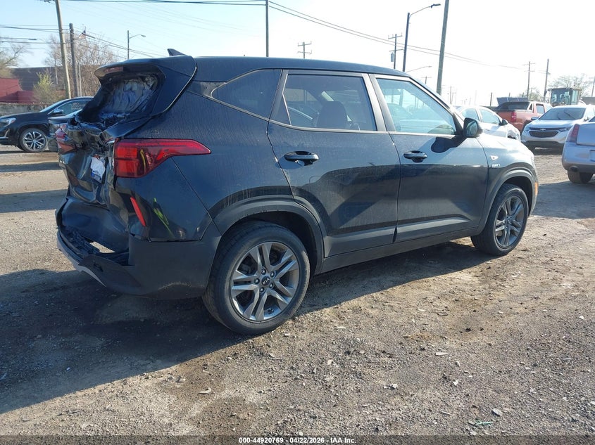 2021 Kia Seltos VIN KNDEPCAA8M7110382 IAAI salvage auction — REAR END, Scrap (Michigan), sold $4,425 on 2026-07-16 (photo 4)